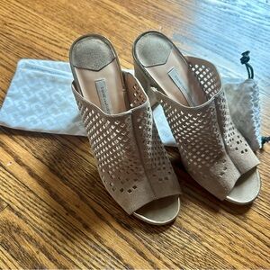 Diane Von Furstenberg Tan Mules — Size 7.5